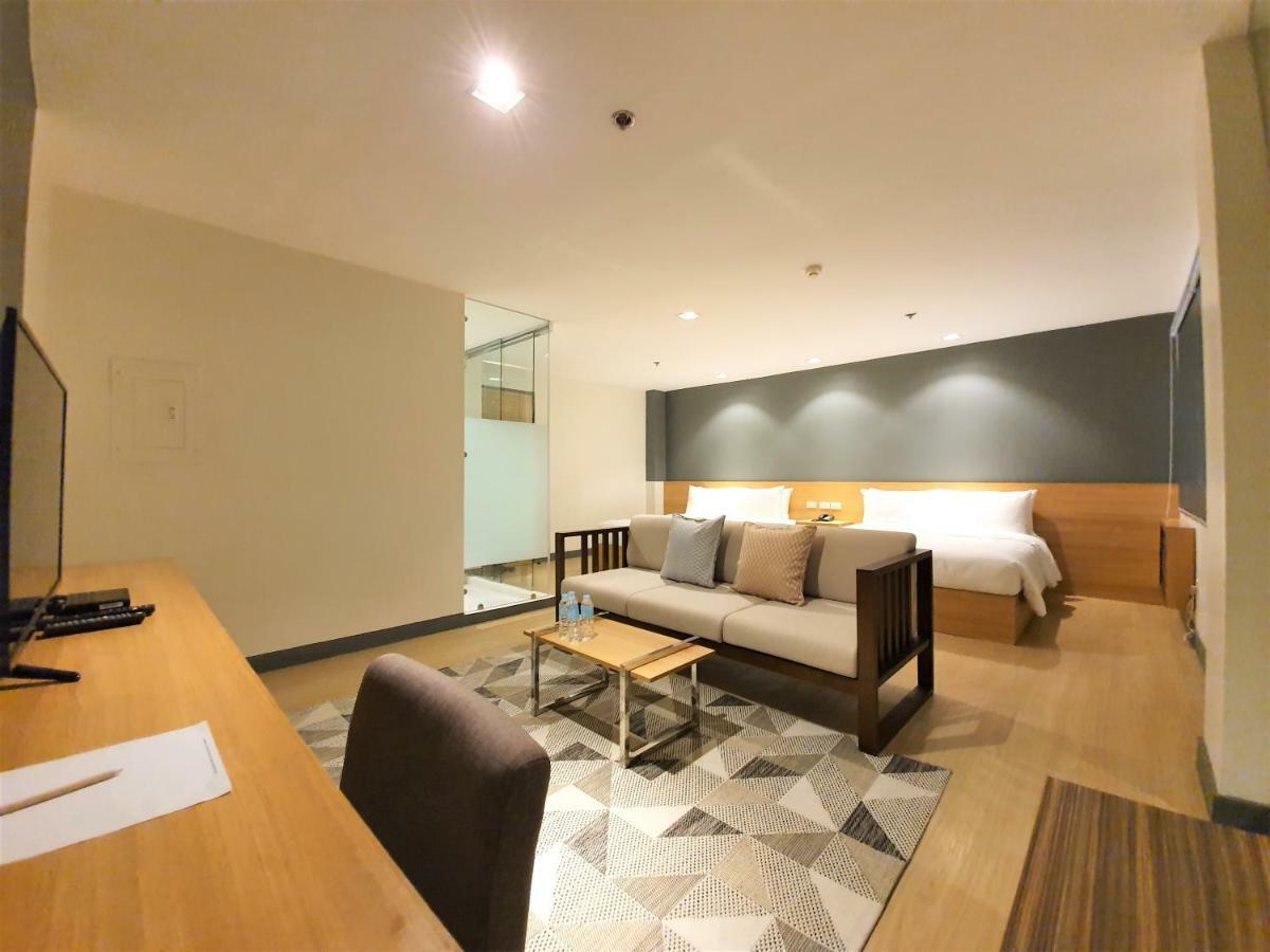 The Upperroom @ Real Suites Bacolod Exterior foto